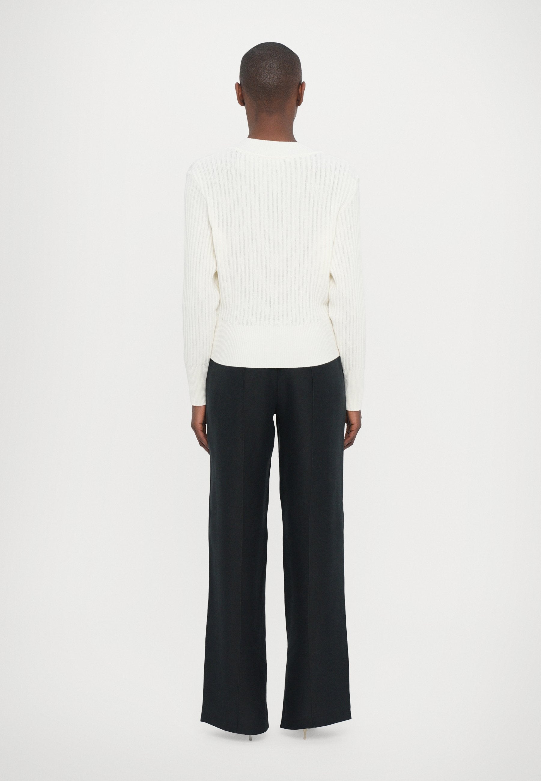 REMAIN SWEATER