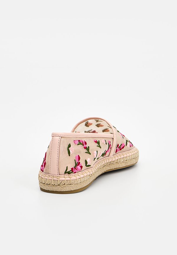 Stuart Weitzman BAREITALL