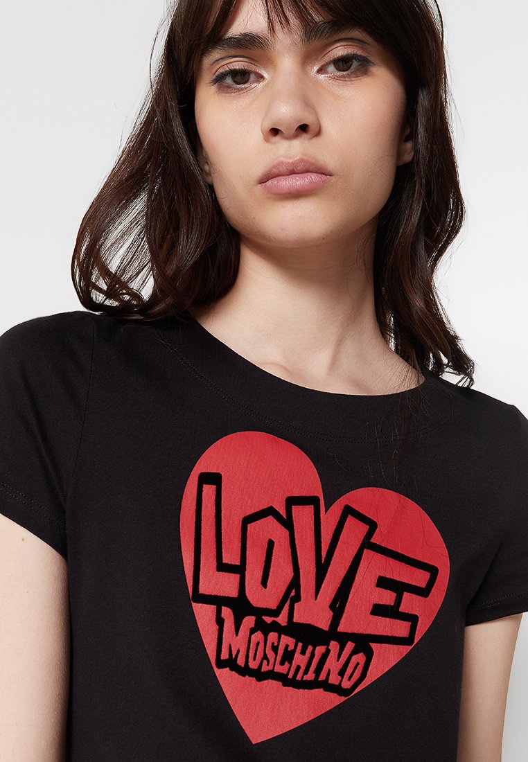 Love Moschino