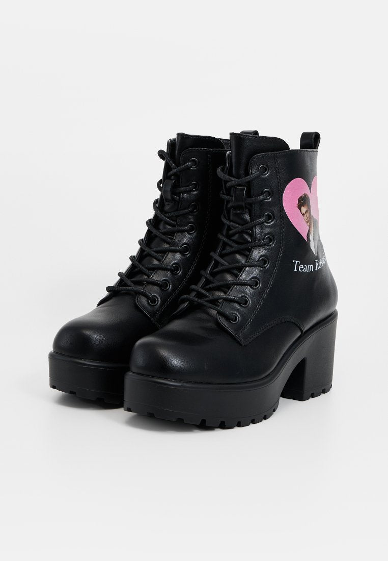 Koi Footwear TEAM EDWARD