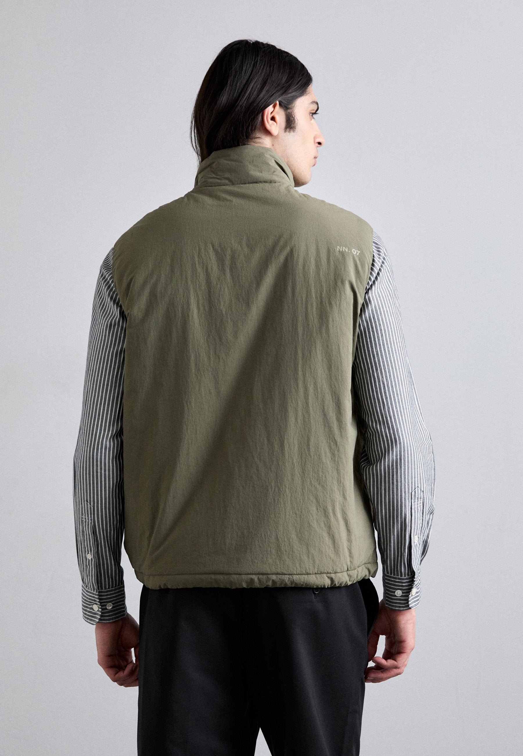 NN.07 PERRY VEST