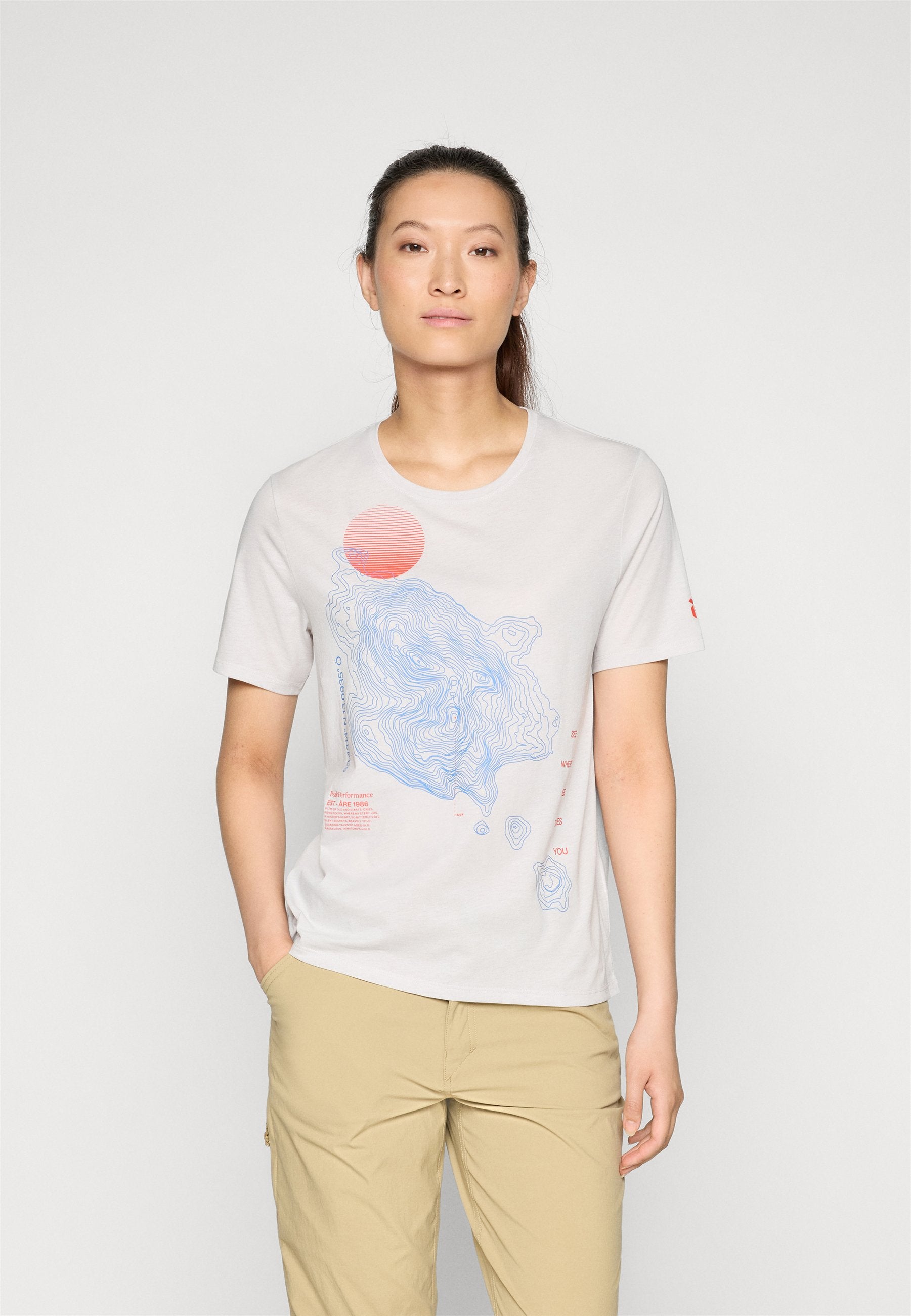 Peak Performance EXPLORE GRAPHIC TEE