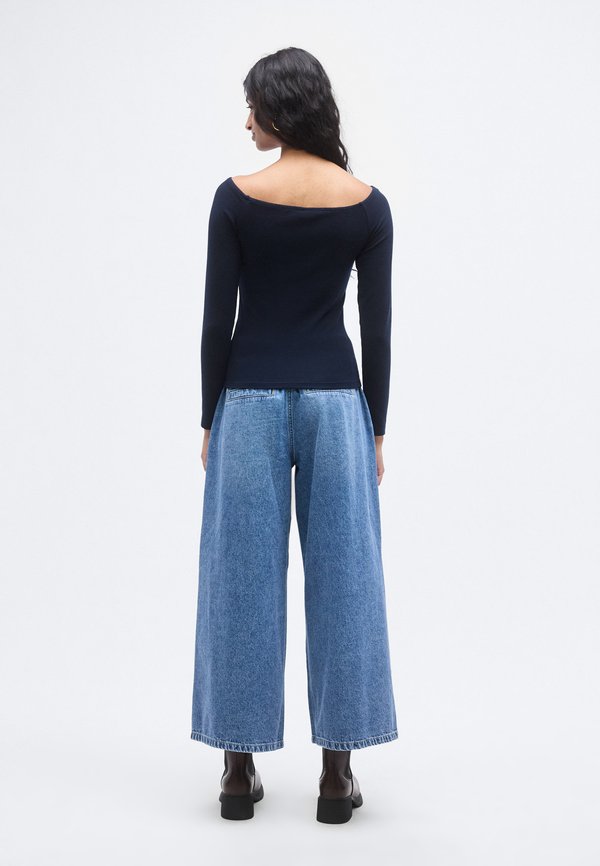 ONLY Petite ONLLUCA BOATNECK