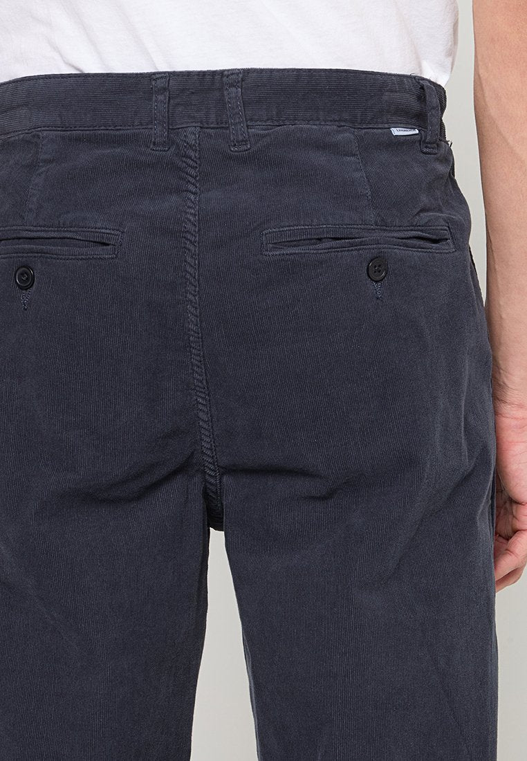 RELAXED FIT Media 6