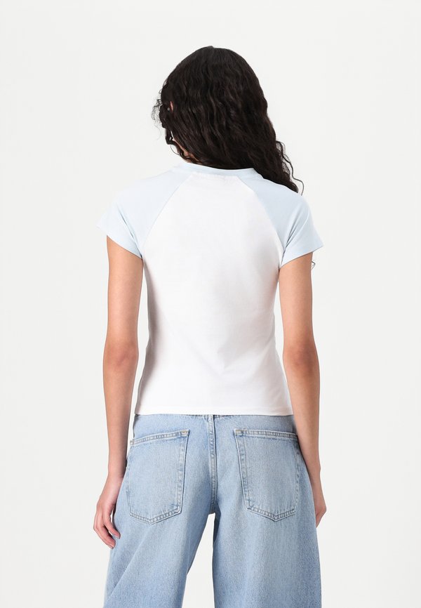 Noisy May NMKATINKA VON DUTCH RAGLAN