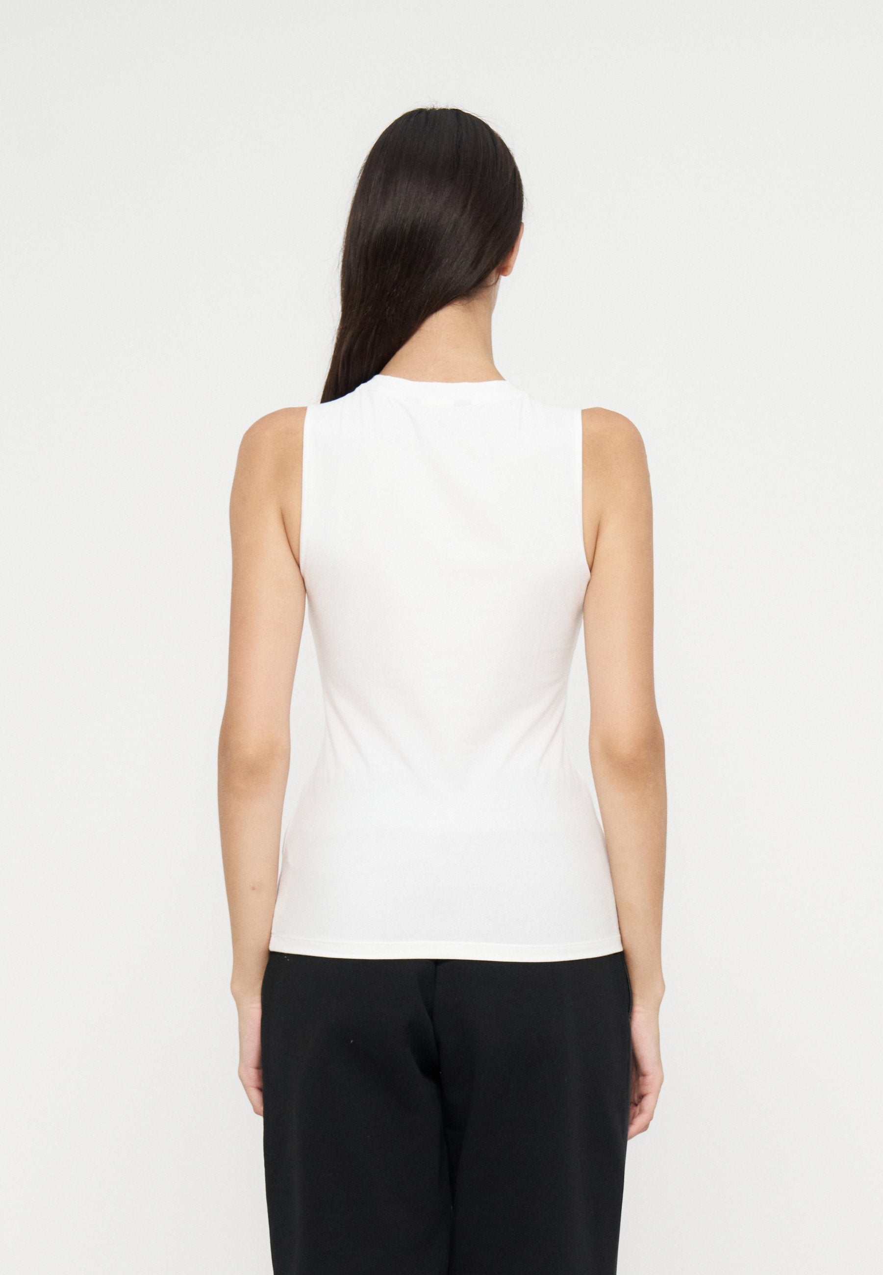 Armani Exchange Top Media 2