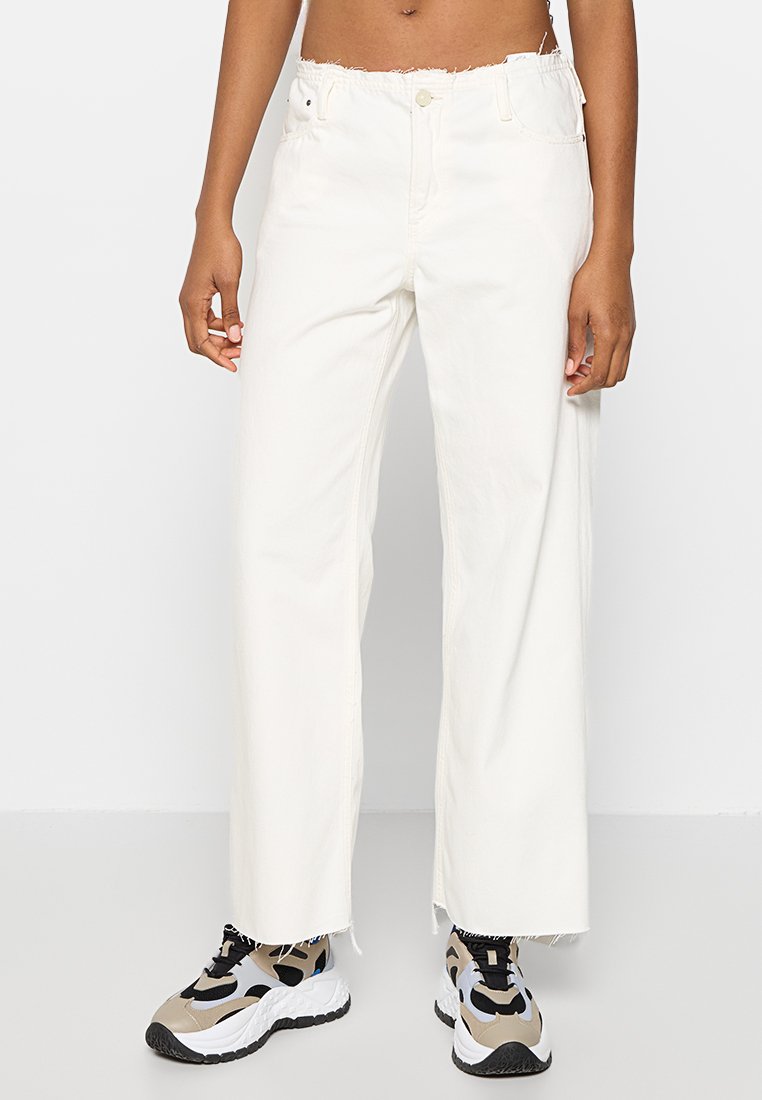 JUDEE LOOSE FIT Media 1