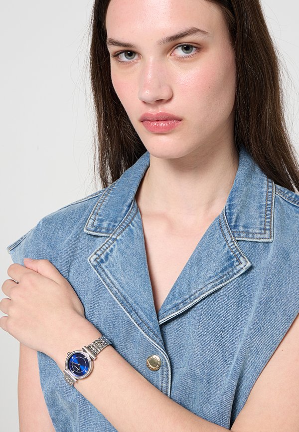 DKNY