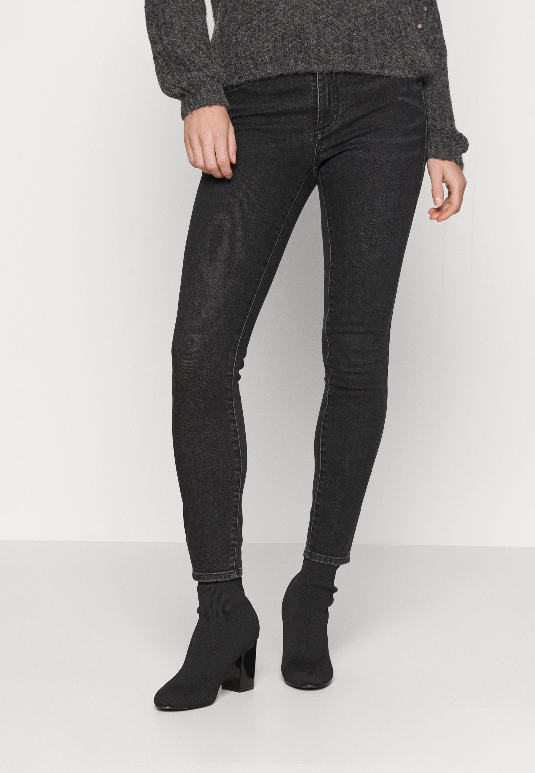 Armani Exchange Jeans Skinny Fit Media 3