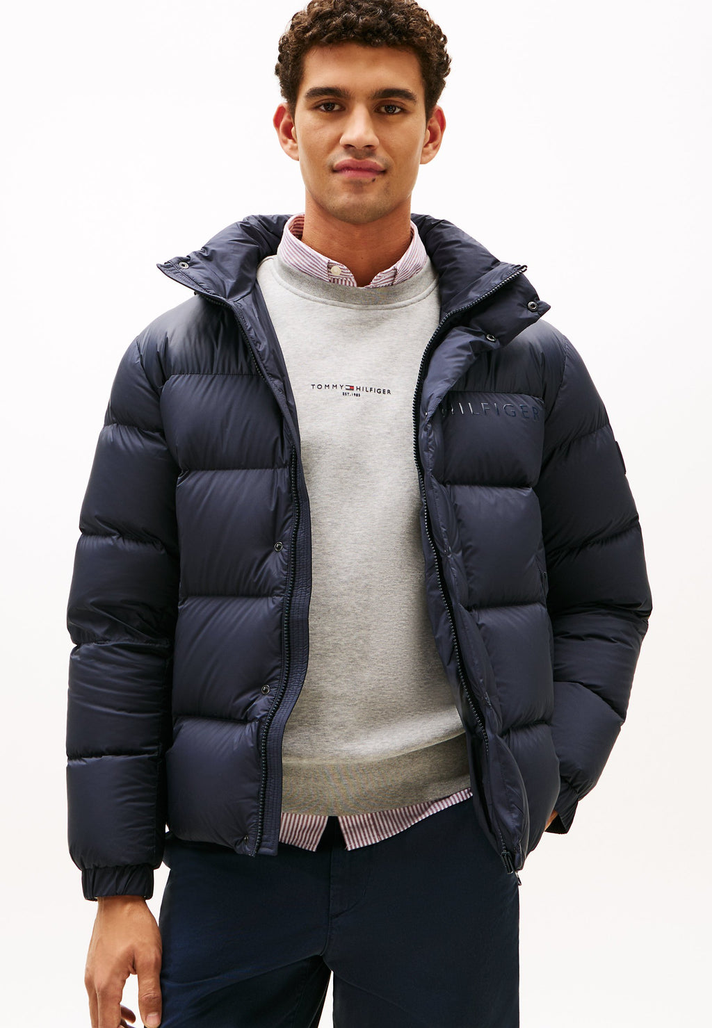 HOODED PUFFER Media 3
