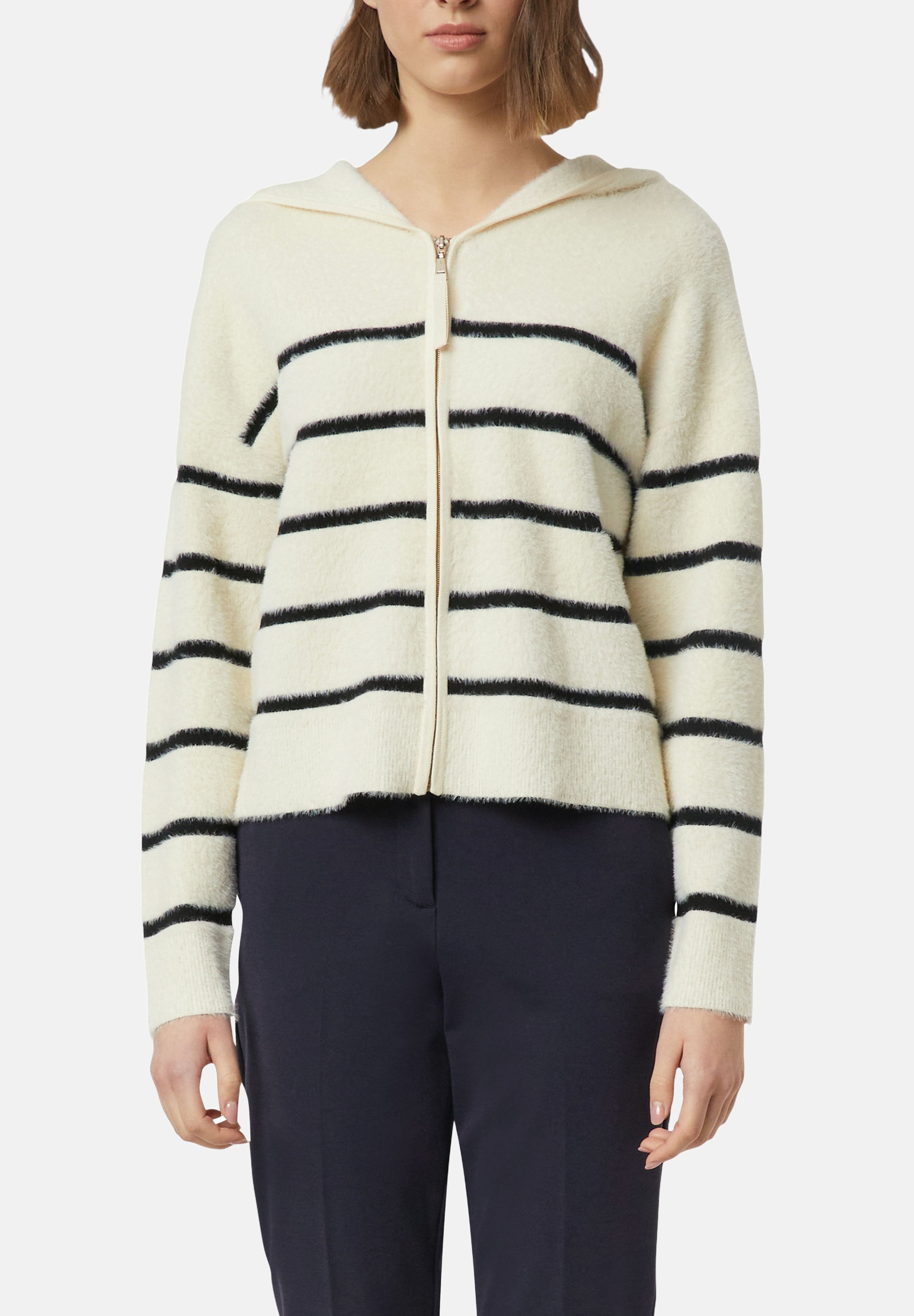 comma Strickjacke Media 3