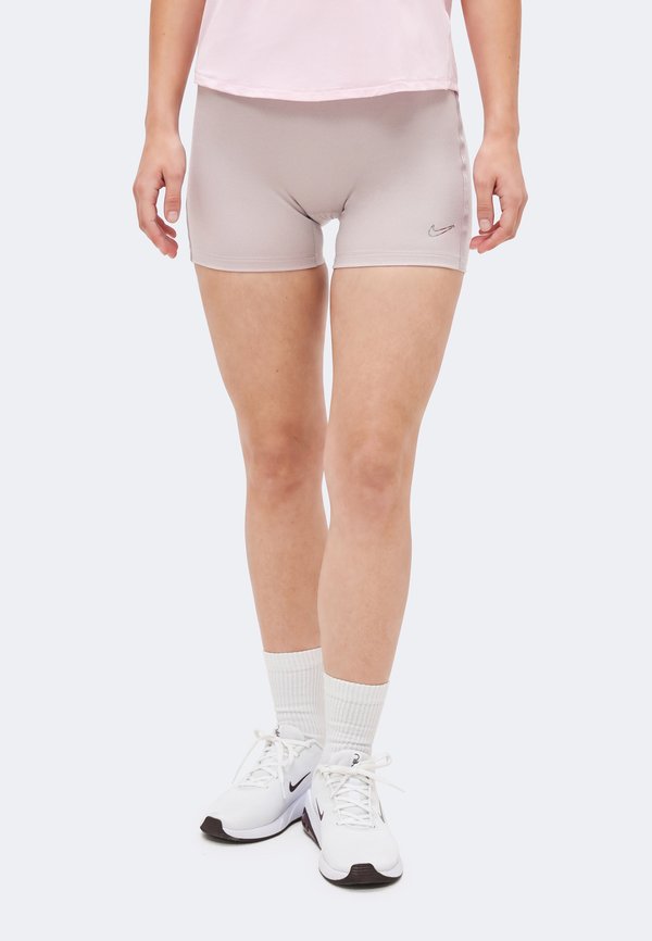 Nike Performance ONE
