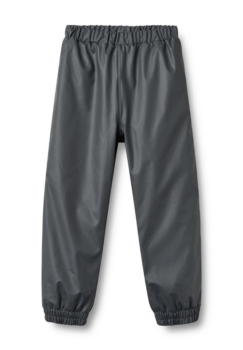 Graue, glänzende synthetische Hosen mit elastischem Bund, gerafften Säumen und glatter Textur, die für Komfort und Bewegungsfreiheit gestaltet sind.