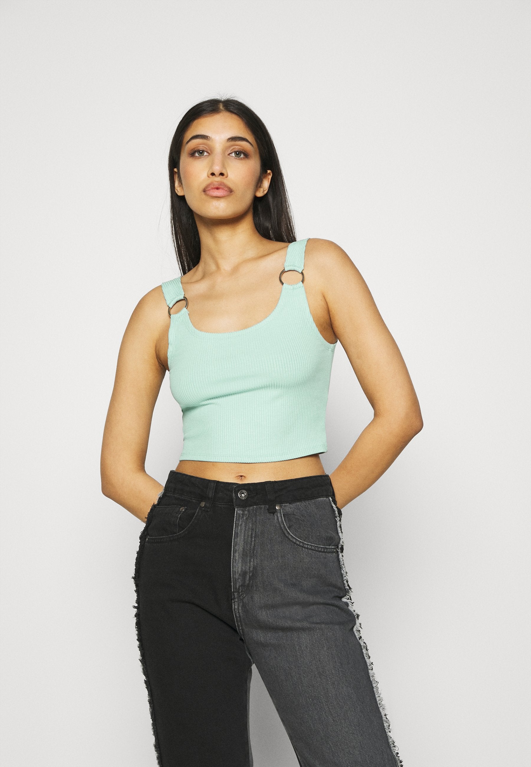Weekday PIERA TANK