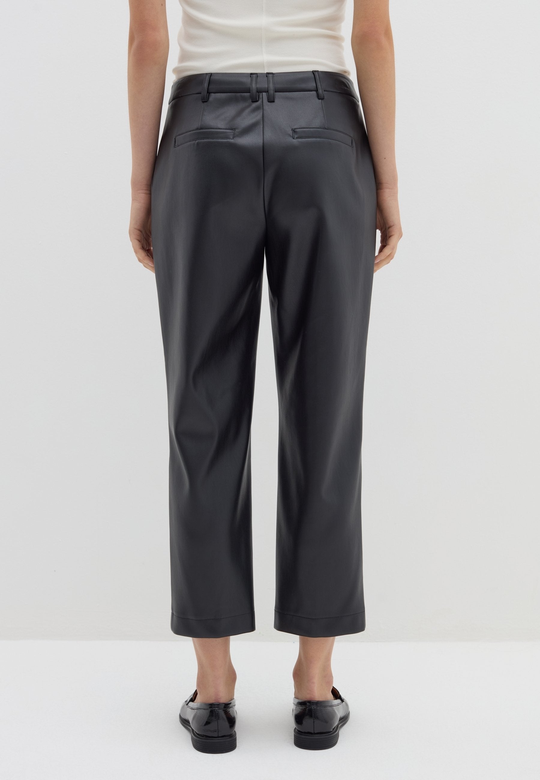 Stefanel GLOSSY-EFFECT CROPPED