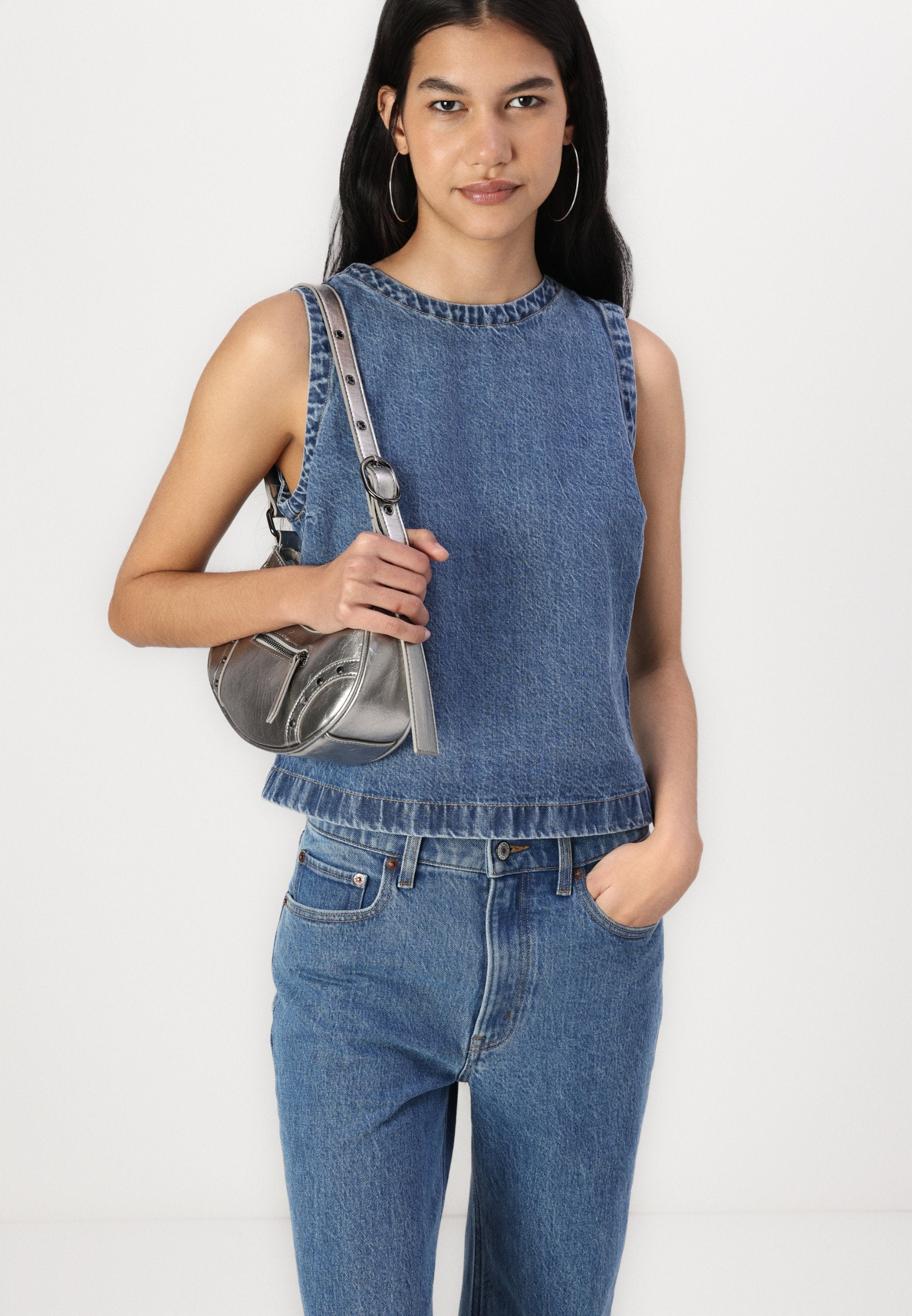 Abercrombie & Fitch Mid-rise slouchy jeans