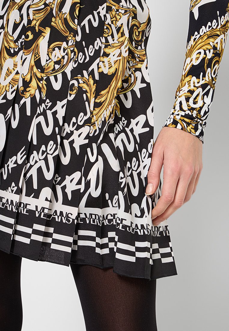 Versace Jeans Couture