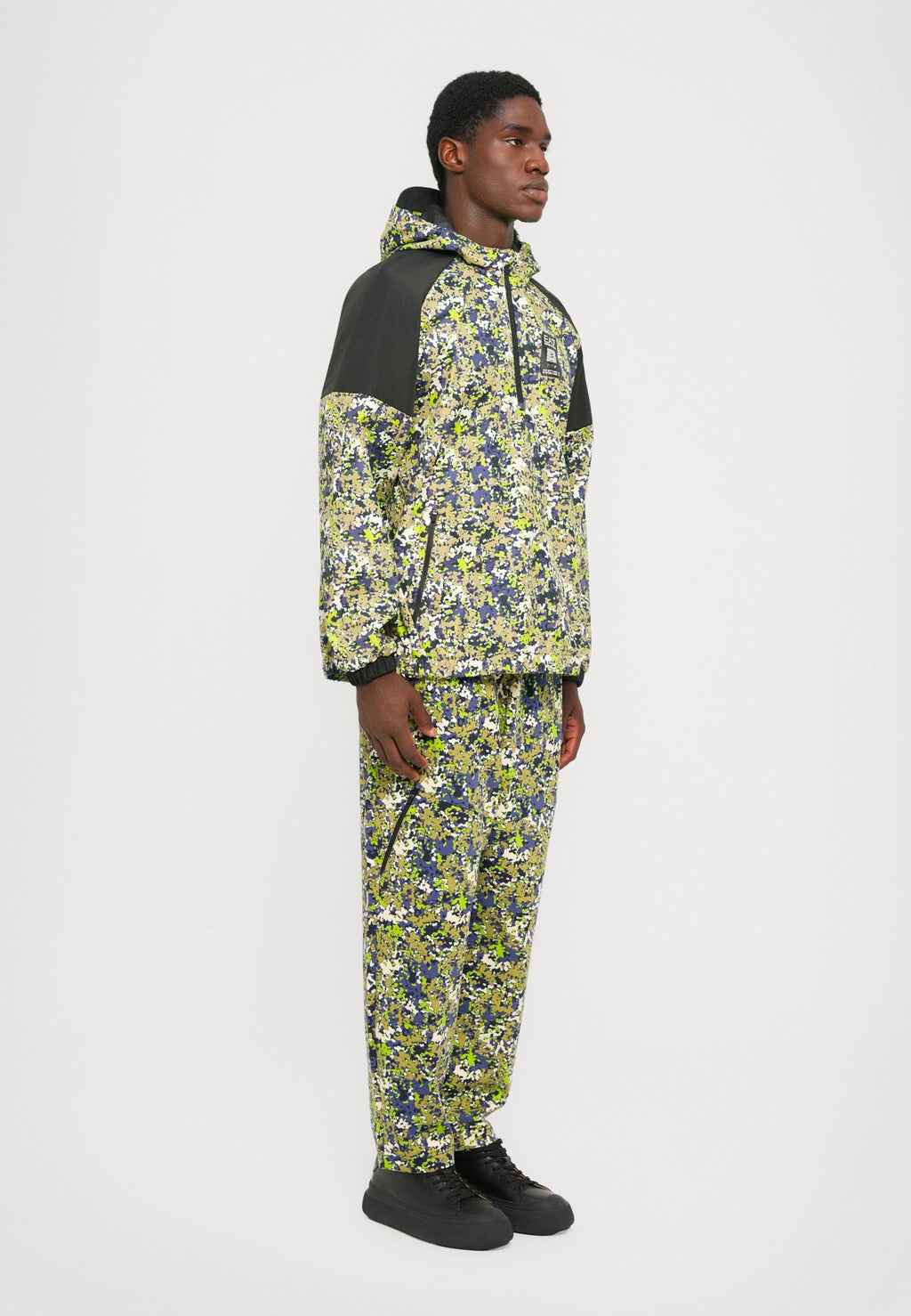 TRAIN VISIBILITY JACKET GRAPHIC Media 5