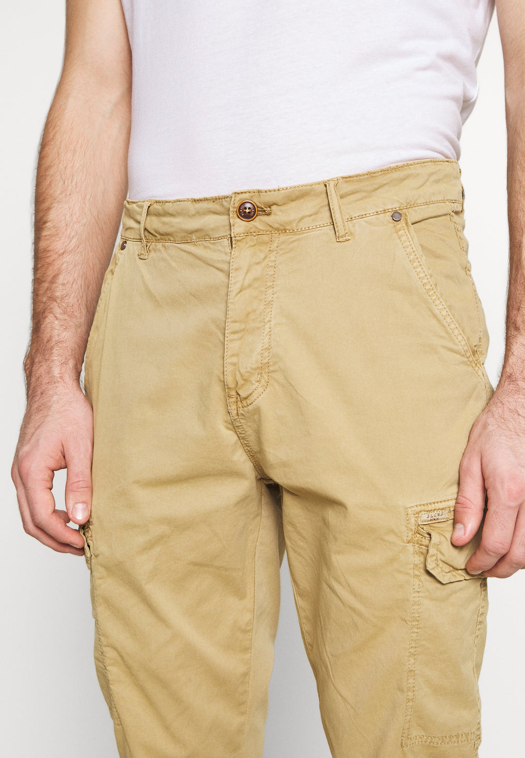 BHNAN REGULAR FIT SLIM LEG Media 6