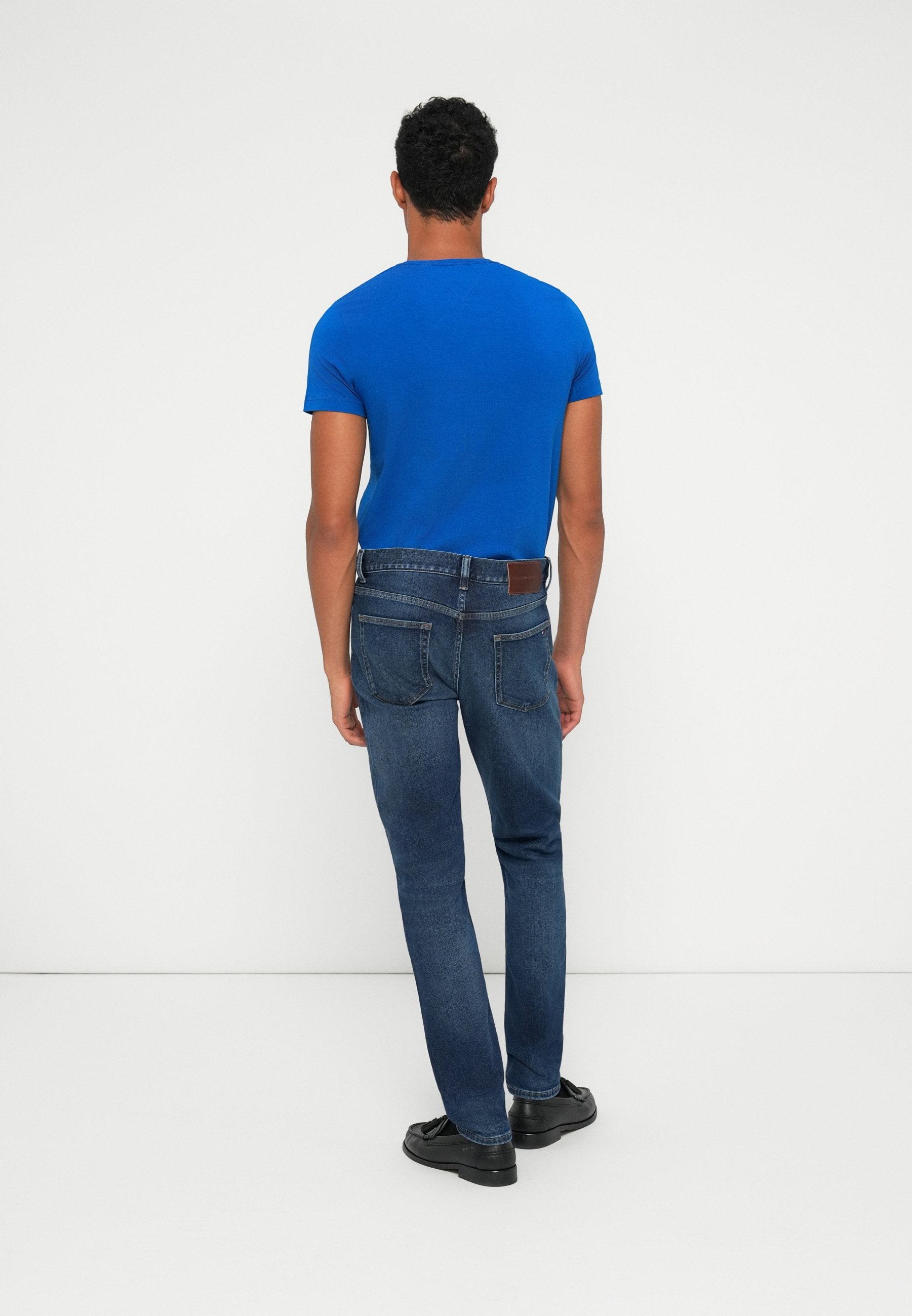 BLEECKER FADED SLIM JEANS Media 4