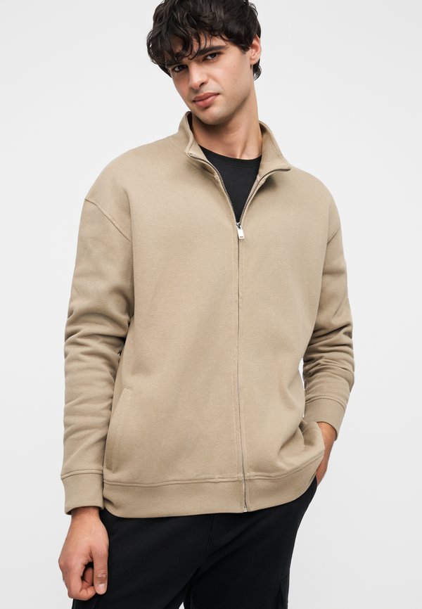 Pier One by Zalando