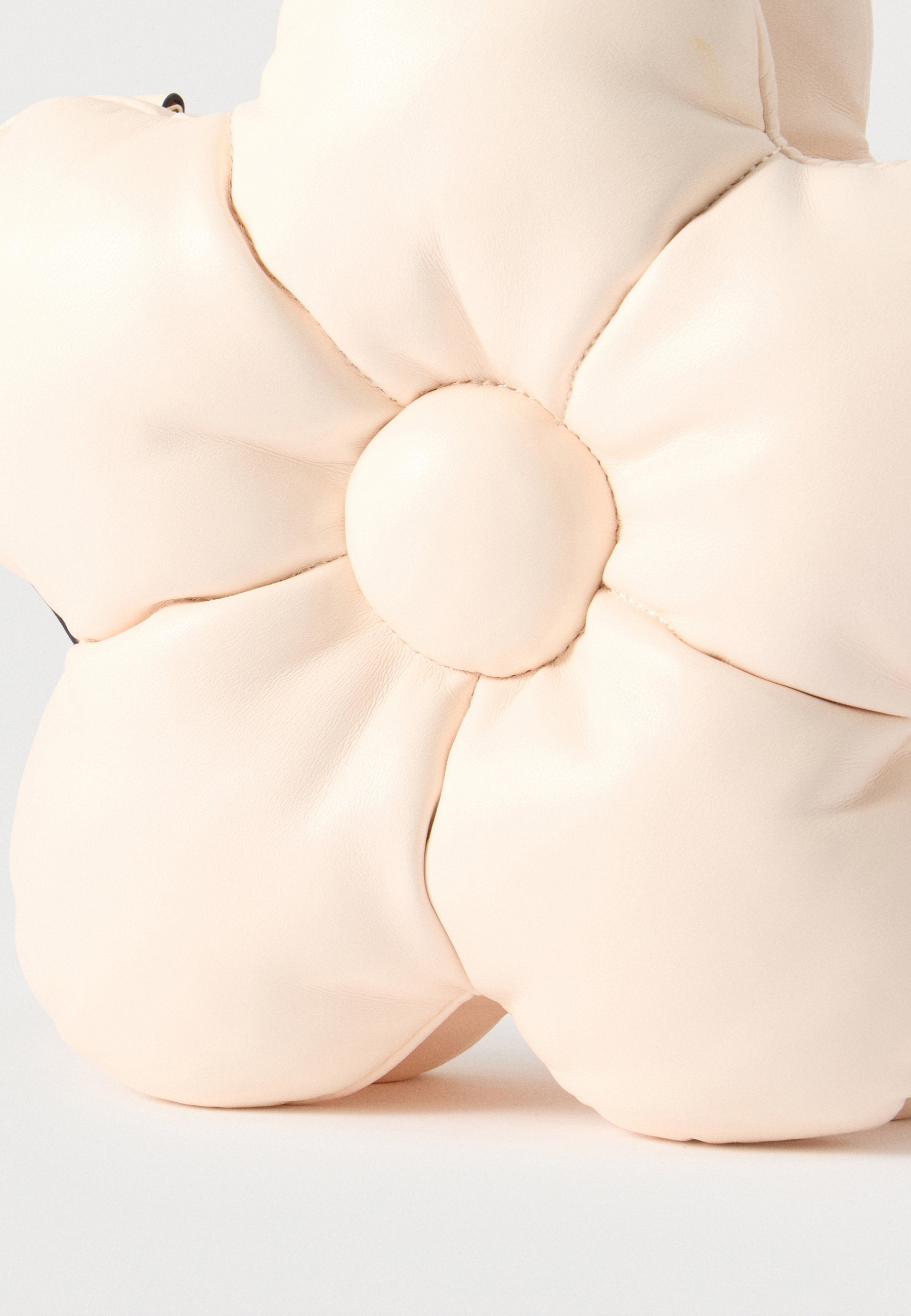 ALDO FFLOWER PUFF