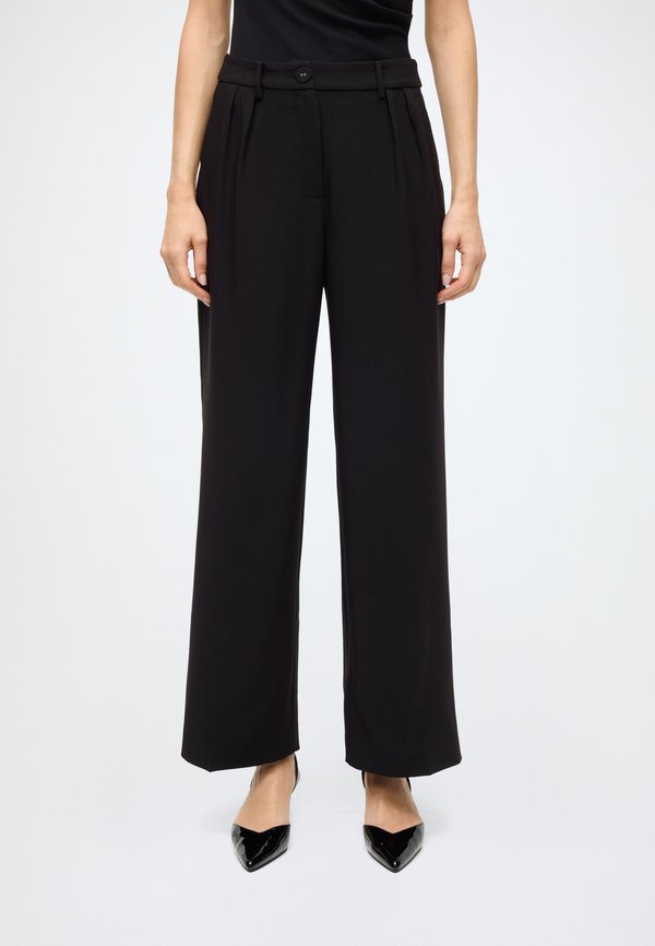 Bardot SLOANE SATIN DETAIL PANT