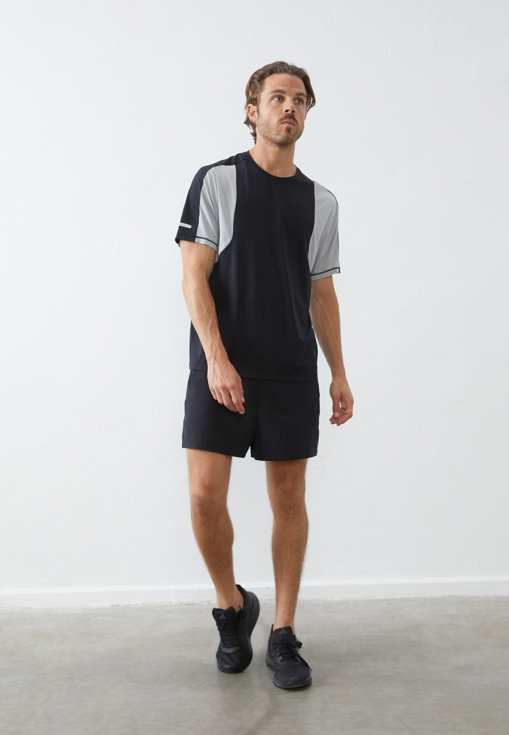 Pier One Sport QUICK DRY SHORT SLEEVE T-SHIRT WITH REFLECTIVE STRIP