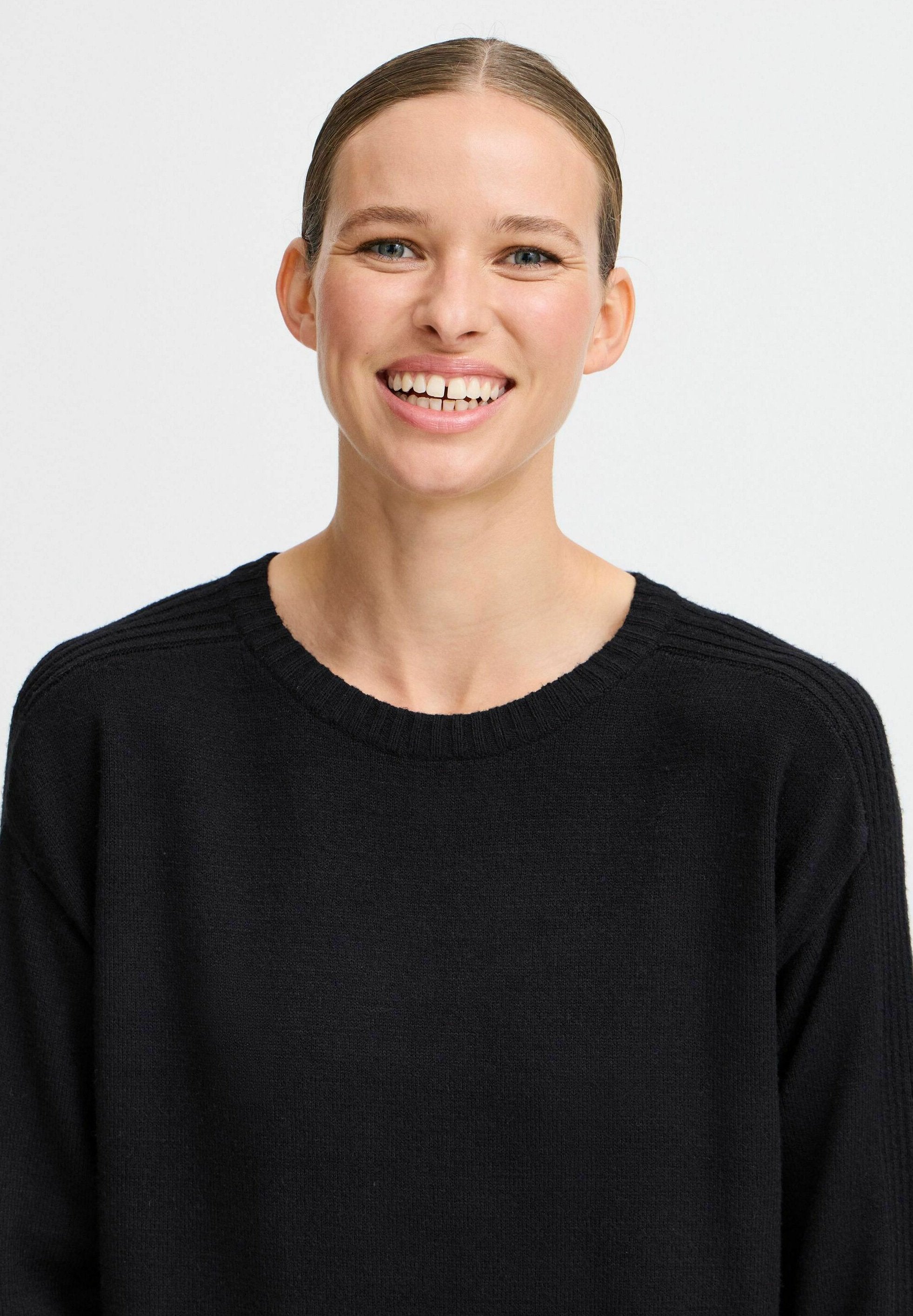 b.young BYMANINA