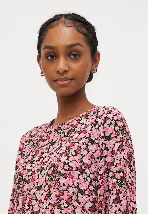 Vero Moda Petite VMHOLLO O NECK SHORT DRESS