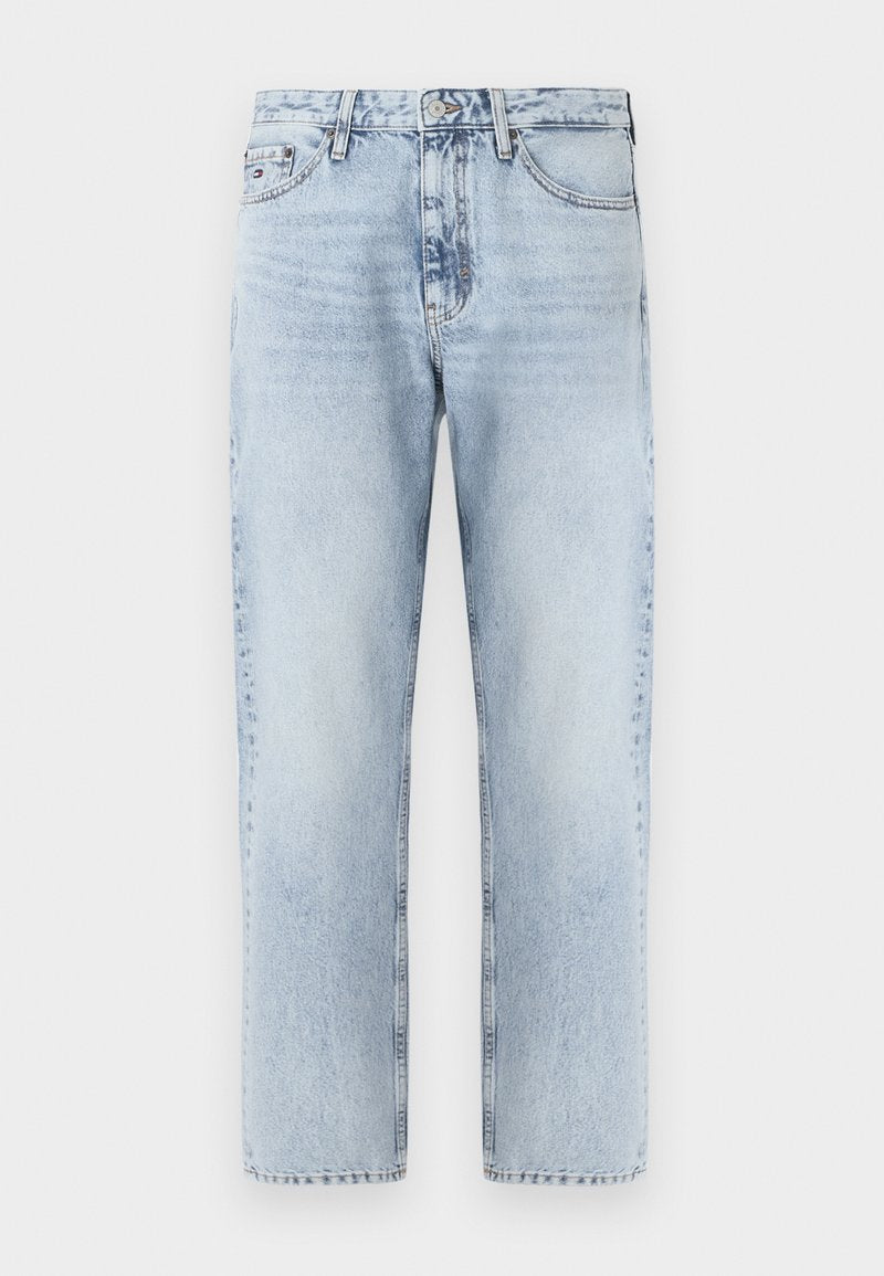 Hellblaue Jeans aus Denim mit geradem Bein, Knopfverschluss und Fünf-Taschen-Design. Texturiertes Material mit verblassten Details.