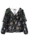 Durchsichtige schwarze Bluse mit floralem Print in gedeckten Farben, langen Puffärmeln, tiefem V-Ausschnitt und einer Schleifenverschluss hinten.