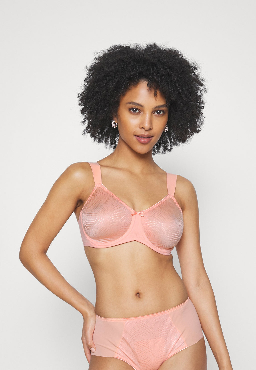 Triumph ESSENTIAL MINIMIZER