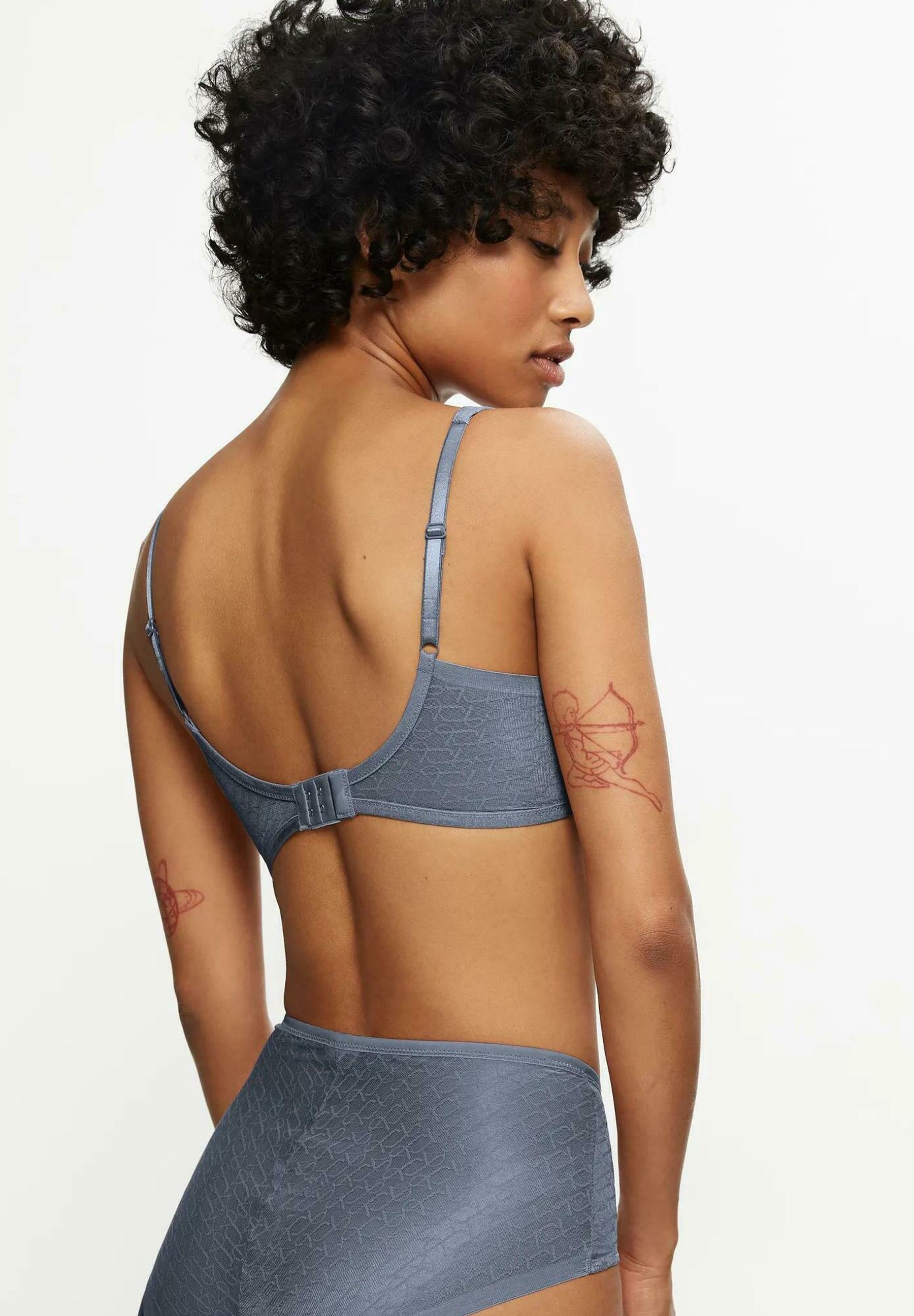 Triumph SIGNATURE SHEER