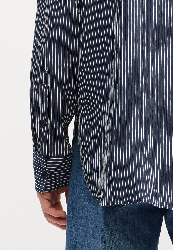 Calvin Klein LOOSE FIT