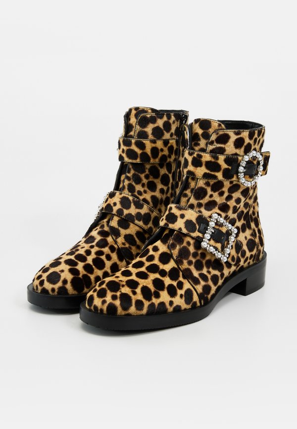 Stuart Weitzman