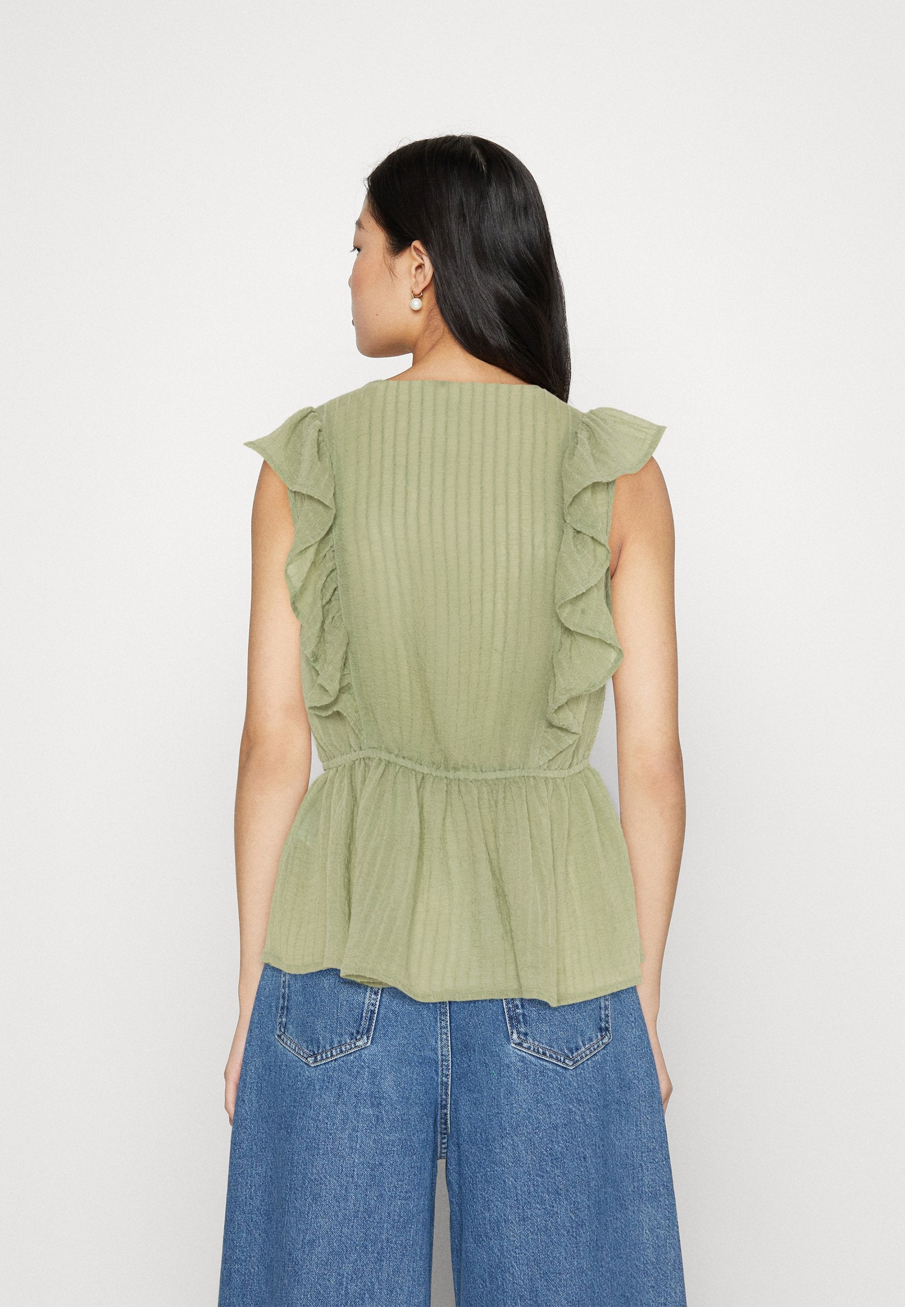 ONLY ONLLONDON RUFFLE