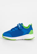 Blaue Sportschuhe mit einem Obermaterial aus Mesh, limonengrünen Akzenten, einem Klettverschluss und einer gummierten Sohle für optimale Bodenhaftung. Entworfen für Komfort und Stabilität.