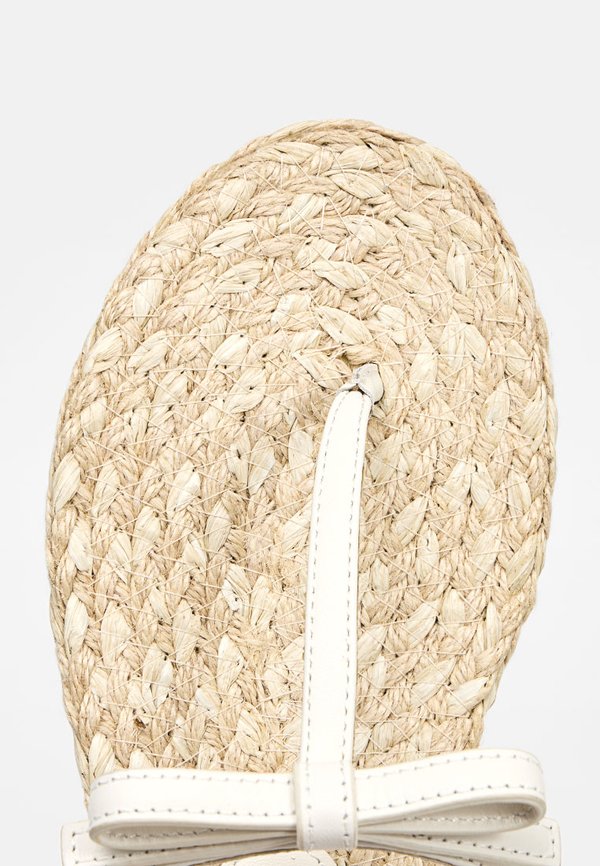 Stuart Weitzman FELICITY