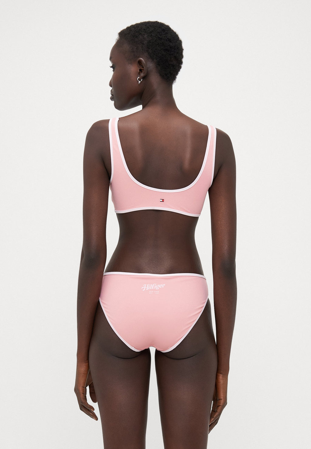 ESSENTIALS BRALETTE LOGO Media 4