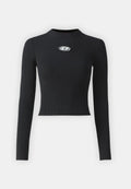 Schwarz gerippter Langarm-Top mit schmaler Silhouette und rundem Halsausschnitt. Mit einem zentralen silbernen Hardware-Detail.