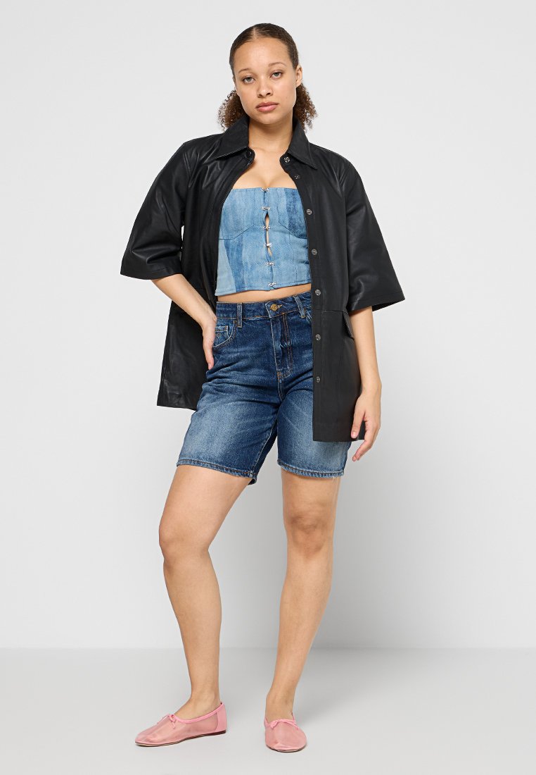 5 POCKETS BERMUDA SHORTS Media 2