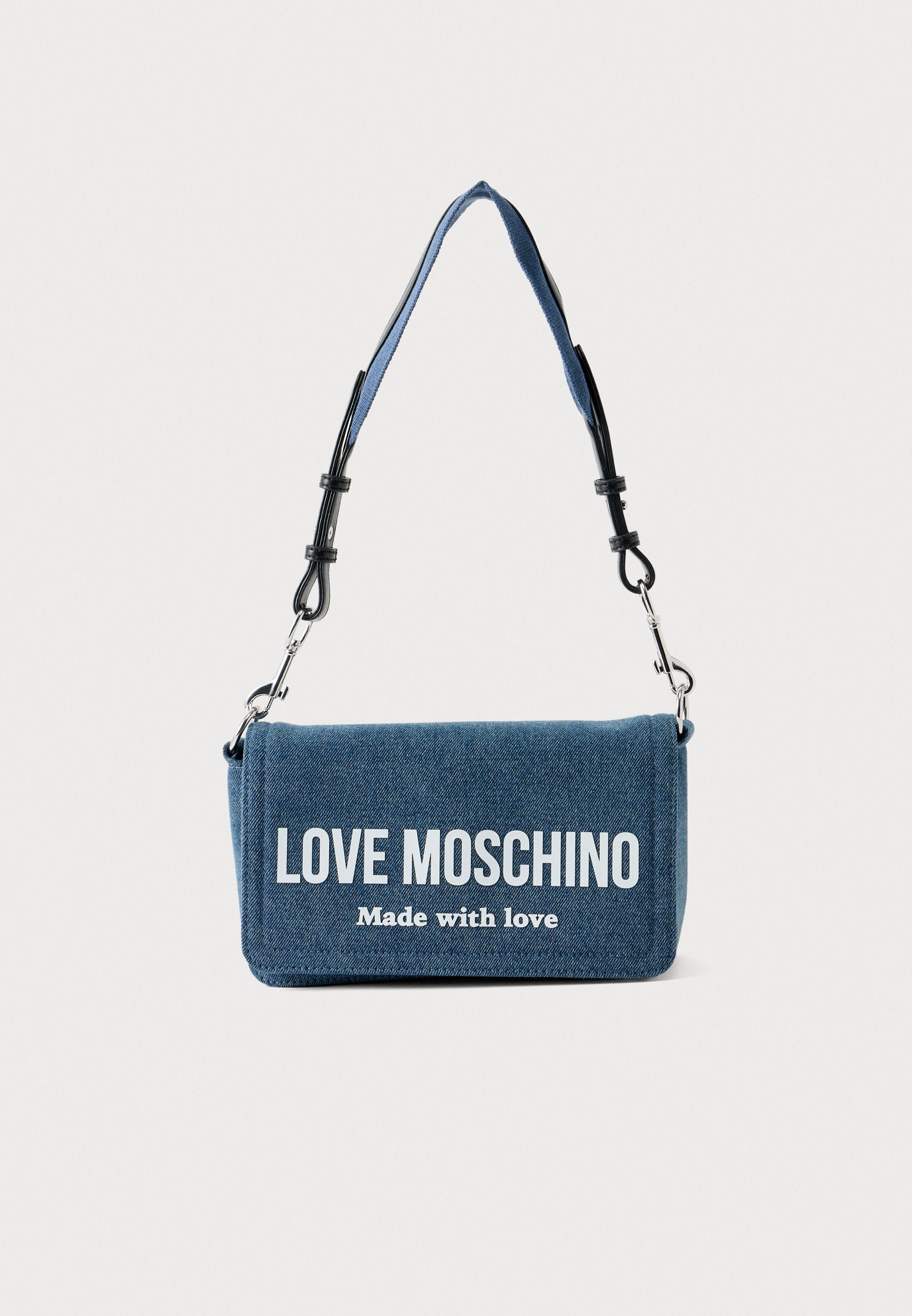 Love Moschino SIGNATURE