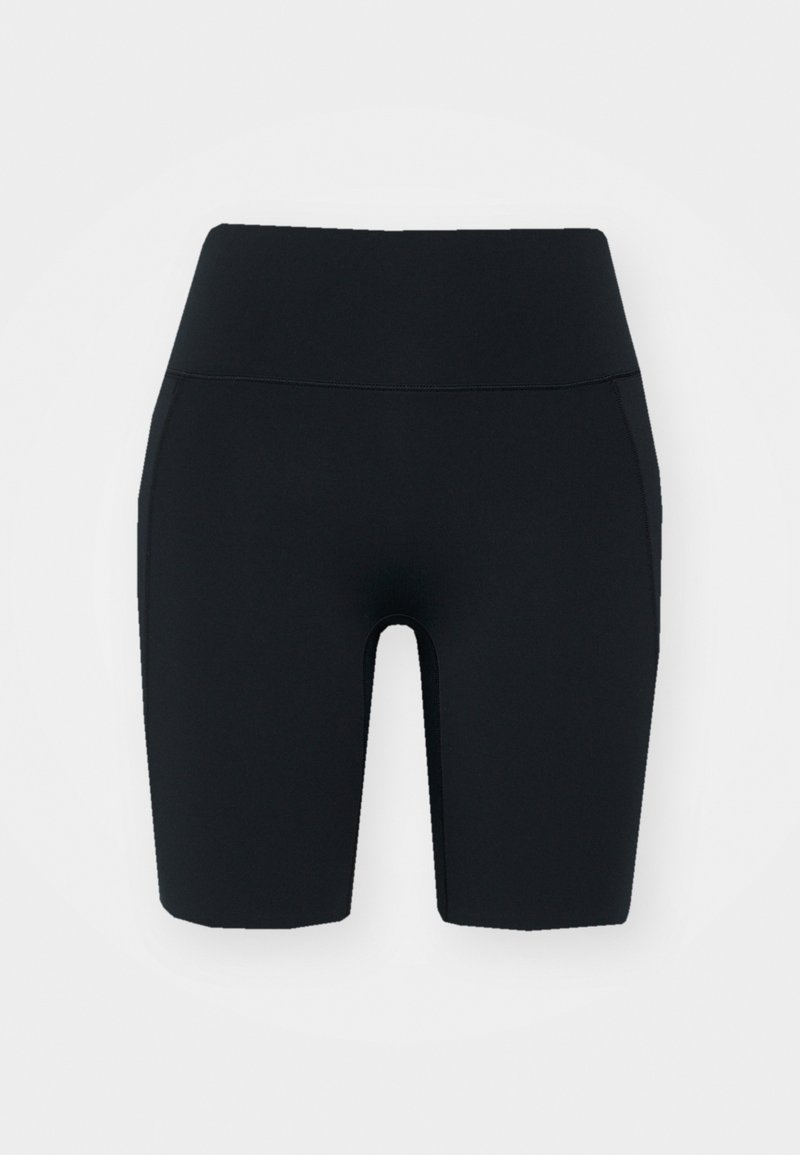 Schwarze, hochgeschnittene Radshorts aus dehnbarem Stoff mit glatter Textur, versehen mit seitlichen Taschen und einem figurbetonten Schnitt.