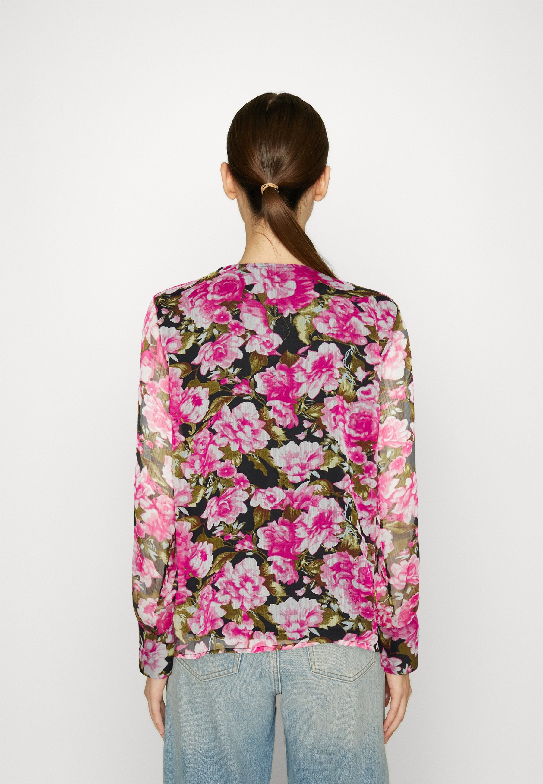 ONLY ONLSAGA V NECK