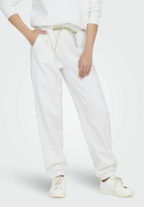 ONLY ONLNOOMI Regular Fit - Tracksuit bottoms - cloud dancer