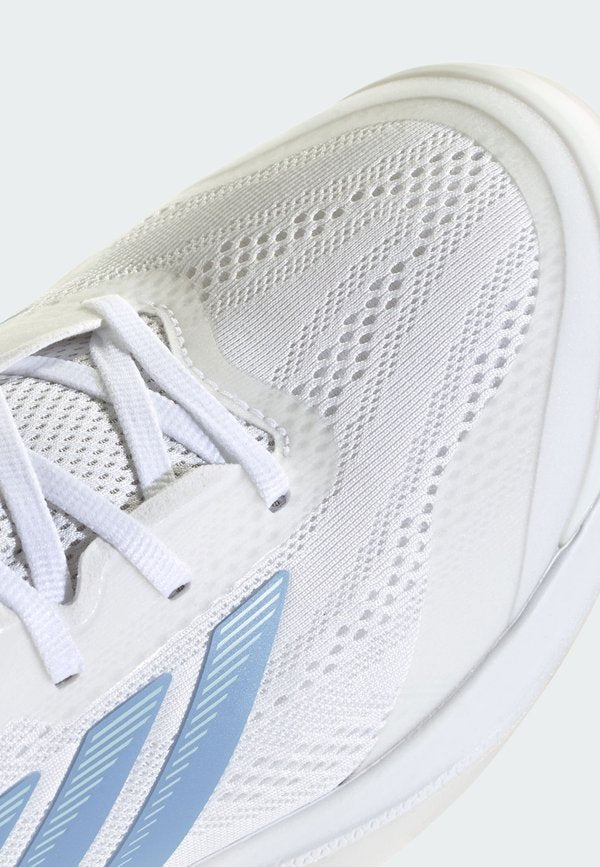 adidas Performance AVACOURT 3