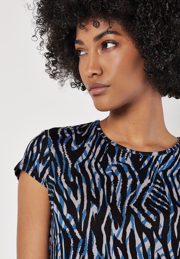 Apricot ABSTRACT STRIPE FITTED