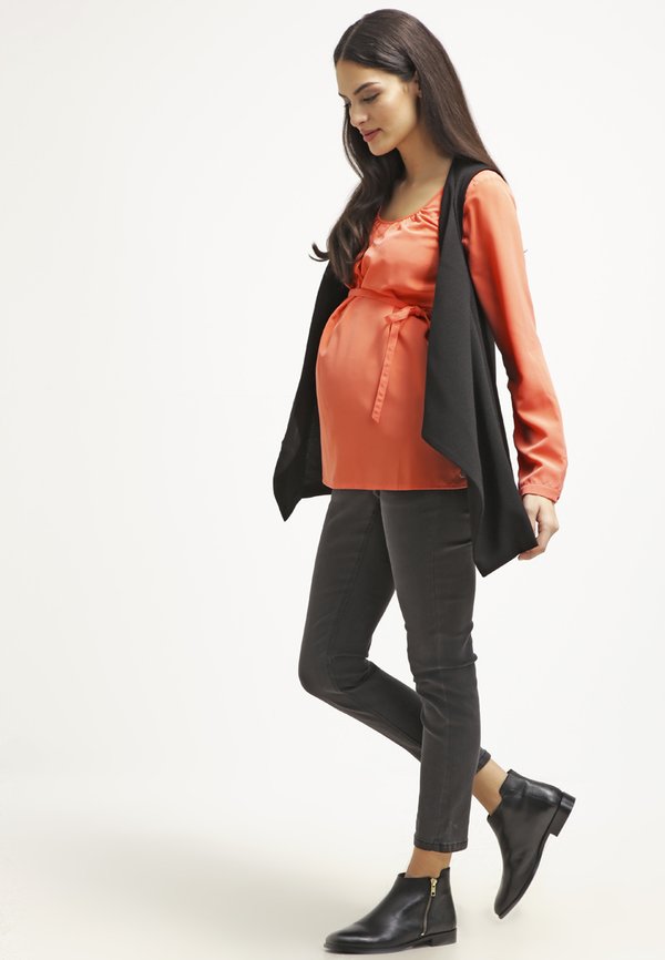Esprit Maternity