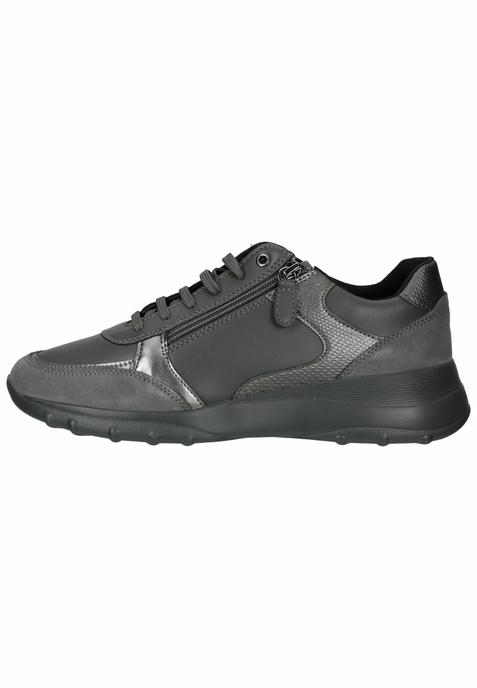 Graue Sneaker aus einer Kombination von glattem Leder und Wildleder, mit runder Zehenpartie, strukturierten Akzenten und einem Frontreißverschluss.